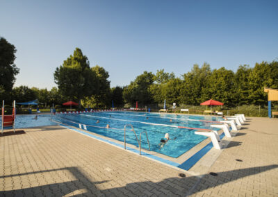 Schwimmbecken im Bädle